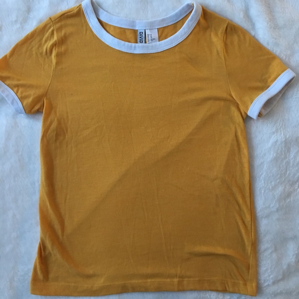 yellow ringed tee shirt